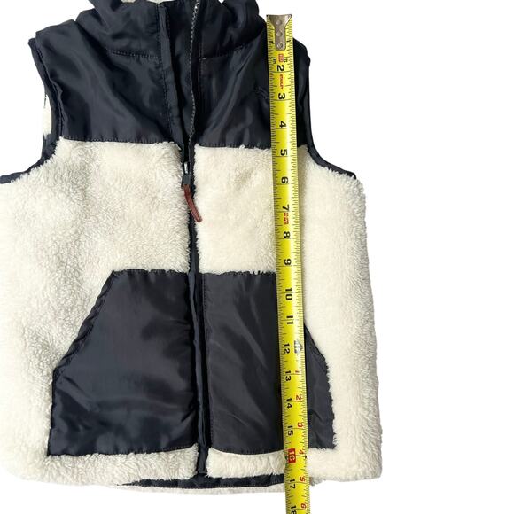 Tommy Bahama Boys Cozy Sherpa Fleece Vest, Size 5/6 (US 5/6) - Picture 7 of 13